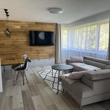 Apartman Oriens Пец под Снежко Екстериор снимка