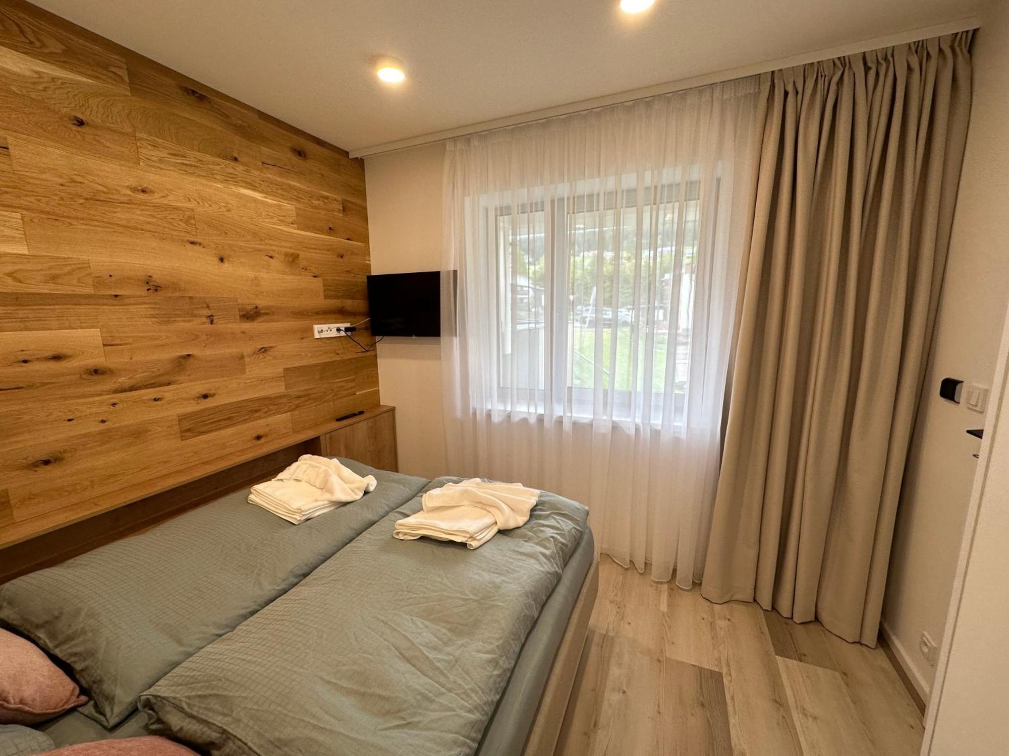 Apartman Oriens Пец под Снежко Екстериор снимка