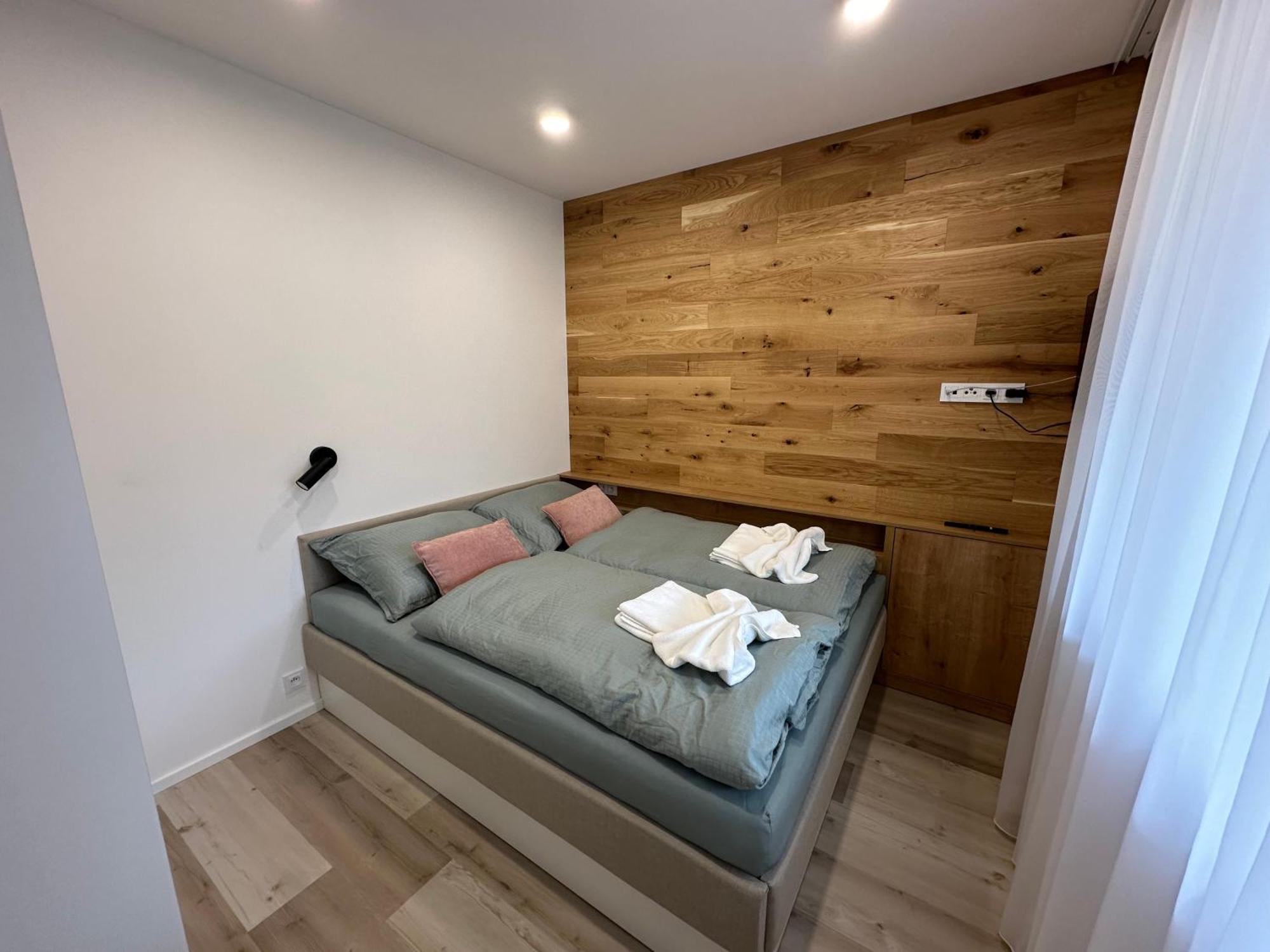 Apartman Oriens Пец под Снежко Екстериор снимка