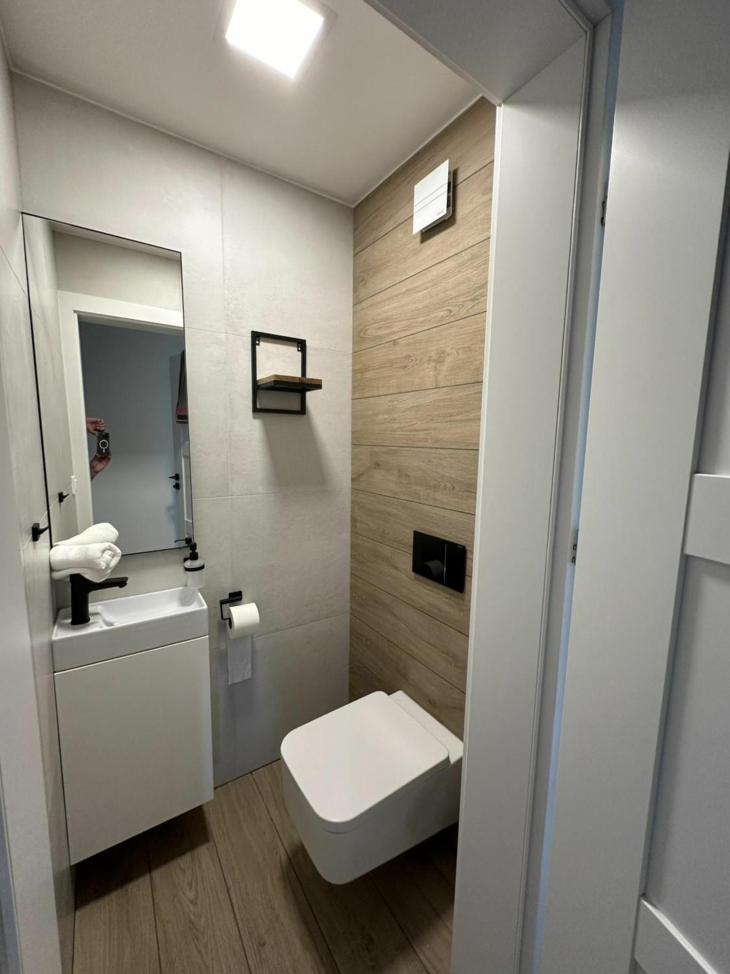 Apartman Oriens Пец под Снежко Екстериор снимка