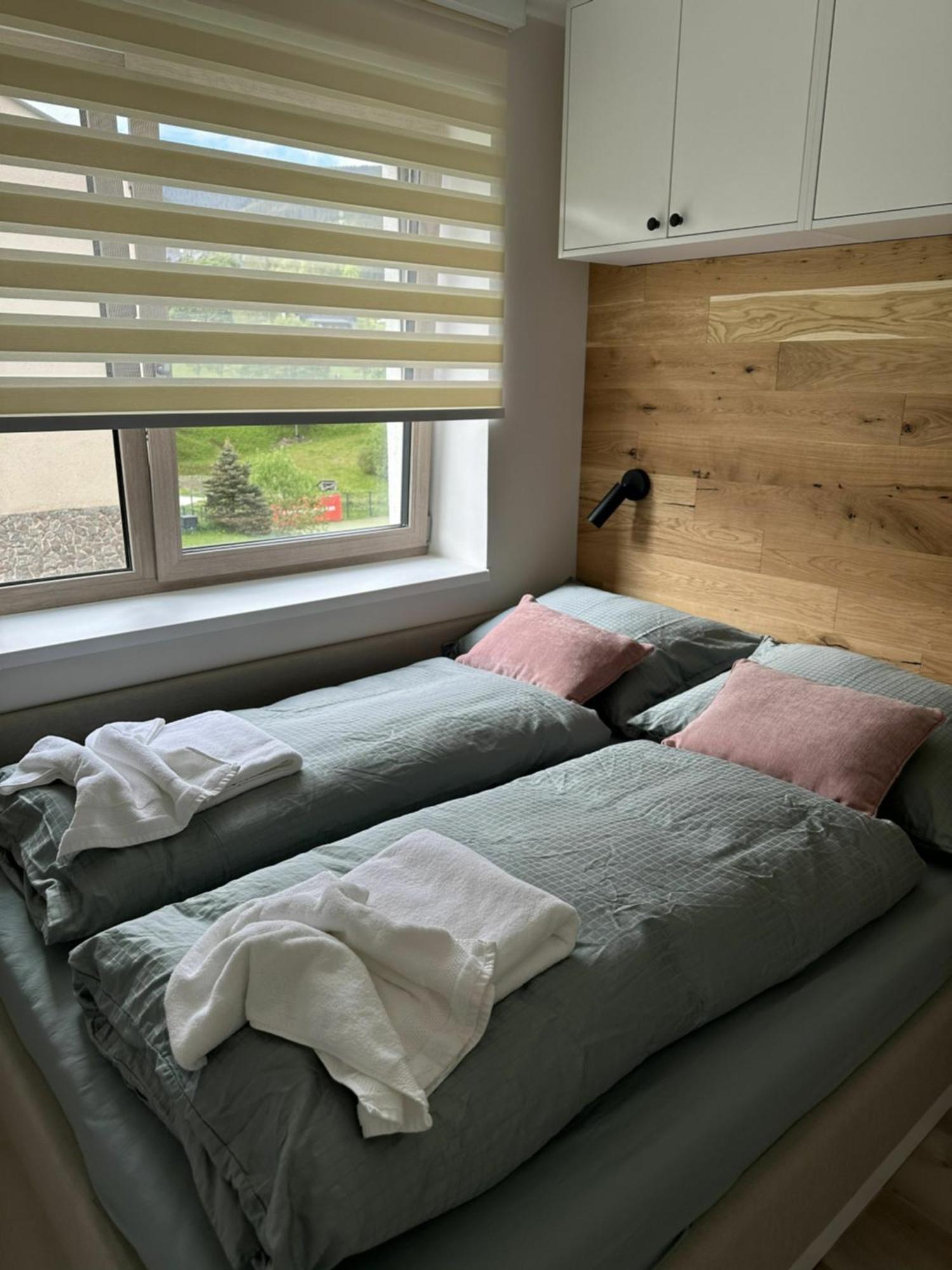 Apartman Oriens Пец под Снежко Екстериор снимка