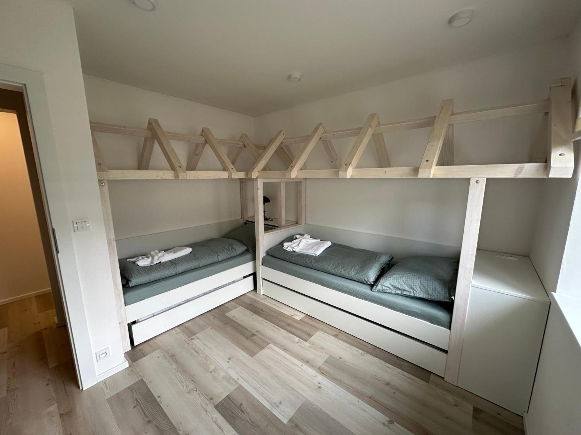 Apartman Oriens Пец под Снежко Екстериор снимка