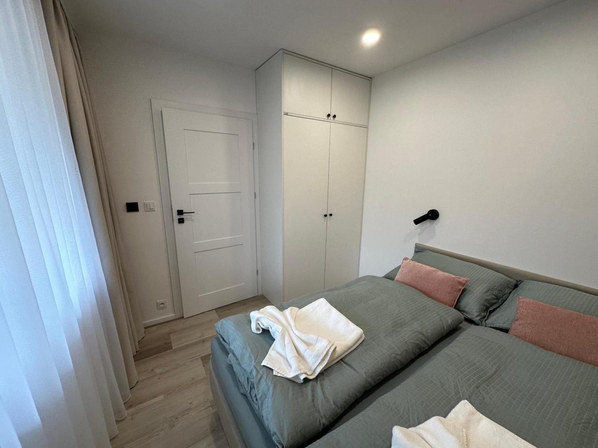 Apartman Oriens Пец под Снежко Екстериор снимка