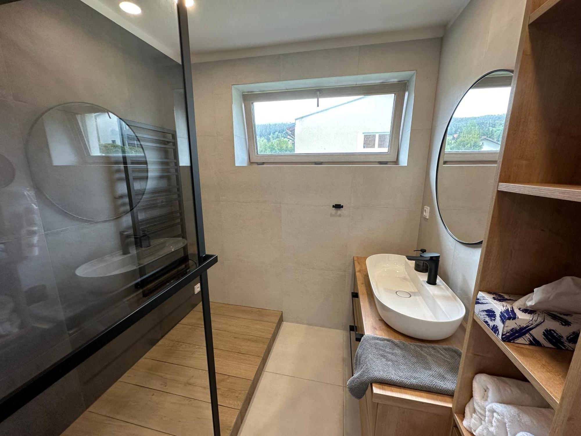 Apartman Oriens Пец под Снежко Екстериор снимка